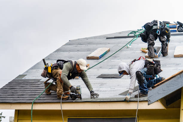 Professional Emergency Roof Repair technician working in Portola Valley, CA